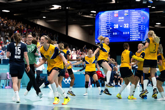 Kristin Thorleifsdottir of Sweden celebrates