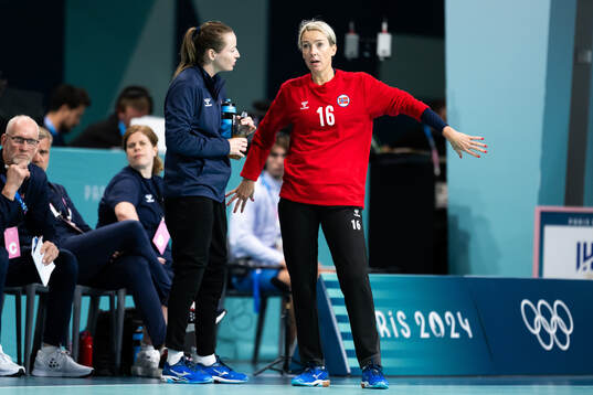 Sanna Solberg-Isaksen and Katrine Lunde of Norway
