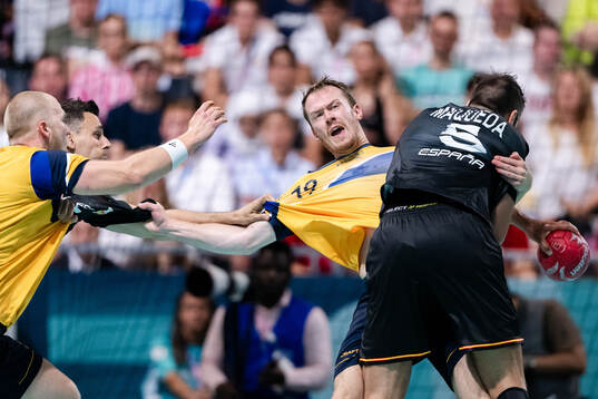 Felix Claar of Sweden and Jorge Maqueda of Spain in a men's