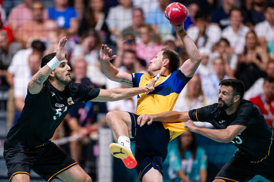 Albin Lagergren of Sweden against Miguel Sanchez-Migallon