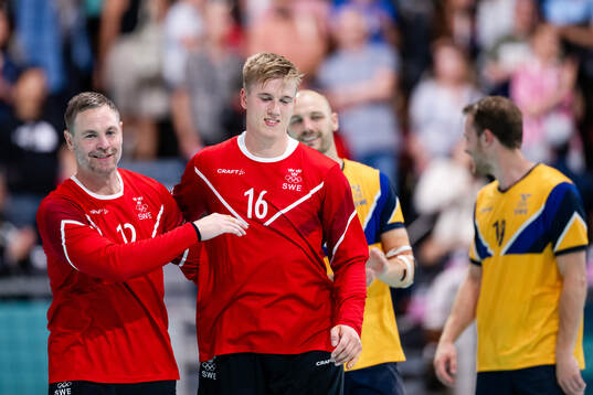 Goalkeeper Andreas Palicka and Tobias Thulin of Sweden