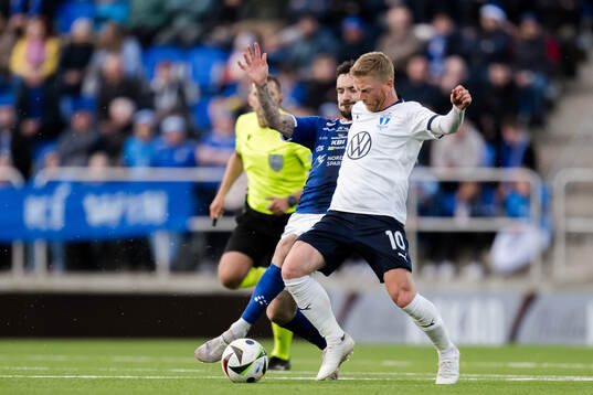 Rene Joensen of Klaksvik and Anders Christiansen of Malmö