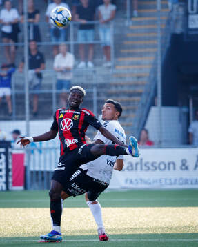 Östersunds Assiedou Yannick Armel Adjoumani och Örebros