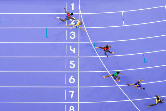 Rai Benjamin of USA, Roshawn Clarke of Jamaica, Wilfried