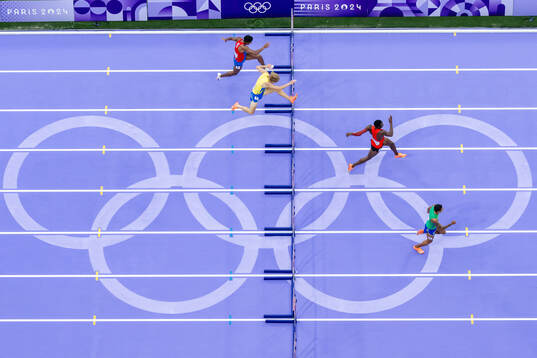 Rai Benjamin of USA, Roshawn Clarke of Jamaica, Wilfried