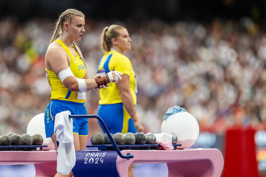 Axelina Johansson and Fanny Roos of Sweden compete in