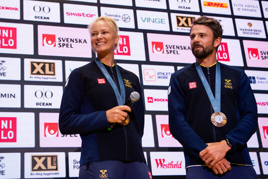 Lovisa Karlsson and Anton Dahlberg of Sweden, bronze