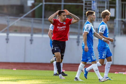Utsiktens Lucas Lima reagerar på ett missat avslut