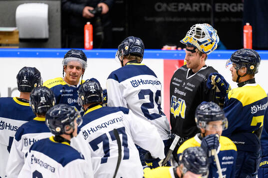 Andre Petersson och målvakt Hugo Alnefelt