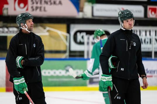 Tränare Roger Hansson och assisterande tränare Max Bohlin