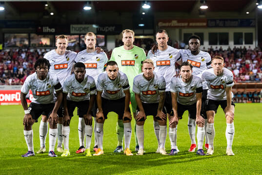 Players of Häcken pose for a team group photo
