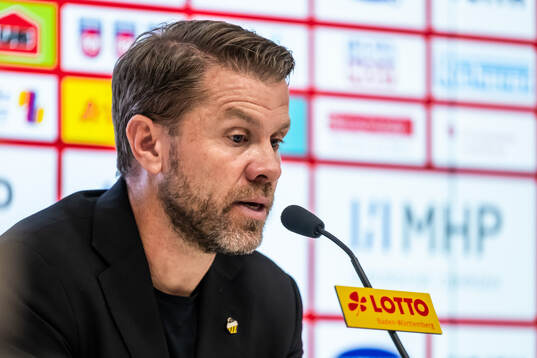 Head coach Pål Arne Johansen of Häcken at a press