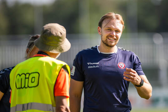Kristianstads tränare Daniel Angergård jublar