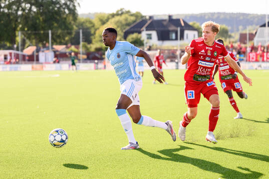 Gefles Samouil Izountouemoi och Skövde AIKs Samuel Sörman