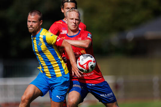 Eskilsminnes Lucas Ohlander och Tvååkers Albin Malmlöf