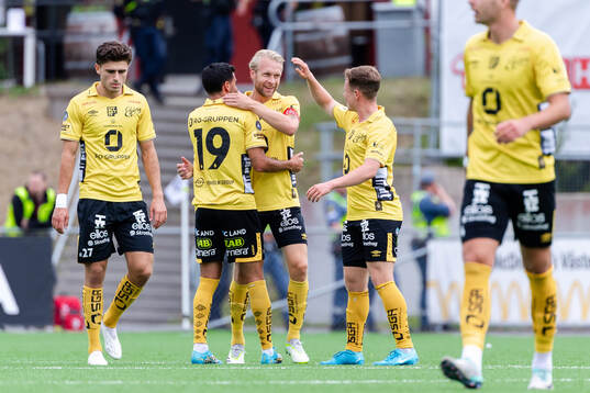 Elfsborgs spelare jublar med Rami Kaib