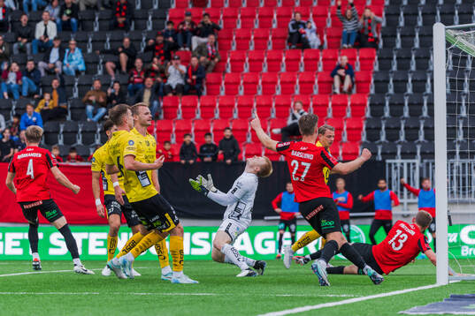 Elfsborgs målvakt Isak Pettersson deppar