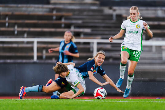 Hammarbys Asato Miyagawa, Djurgårdens Mimmi Larsson och