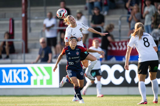 FC Rosengårds Mai Kadowaki  i nickduell mot