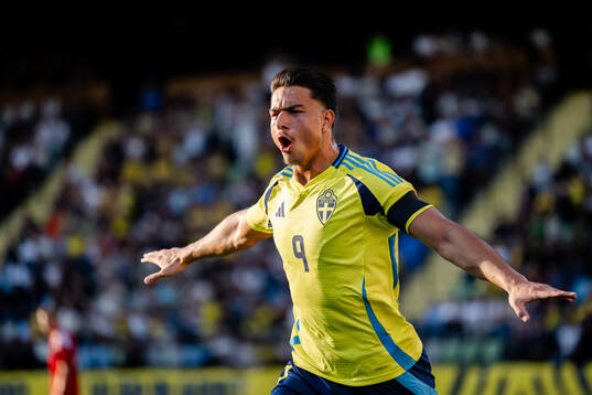 Bläddra bland fler bilder av Football, UEFA European Under-21 Qualifier, Sweden - Gibraltar