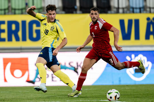 Deniz Gul of Sweden and Samuel Yeo of Gibraltar