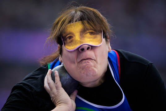 Assunta Legnante of Italy, wearing a Mona Lisa inspired eye