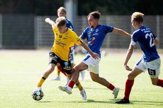 Elfsborgs Theo Eliasson och Åtvidabergs Senaid Dzanic