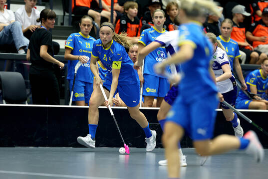 Bläddra bland fler bilder av Innebandy, Finnkampen, Sverige - Finland