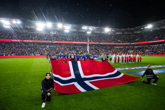Players of Norway and of Austria