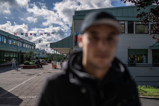 Vårväderstorget syns bakom Häckens Ali Youssef