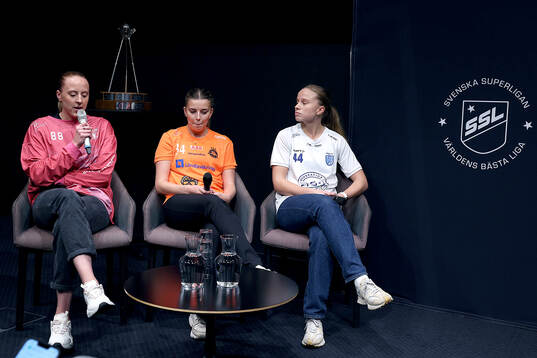 Faluns Jenny Axelsson, Västerås Rönnbys Moa Gustafsson