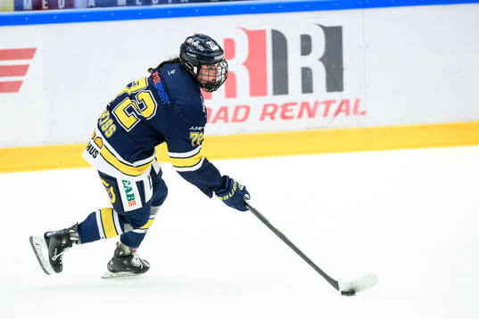 HV71s Rachel Weiss