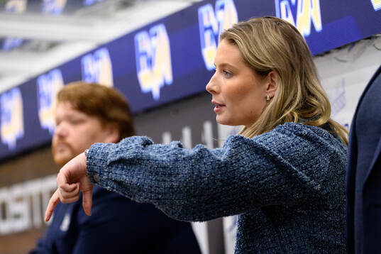 HV71s Aoife Leacy