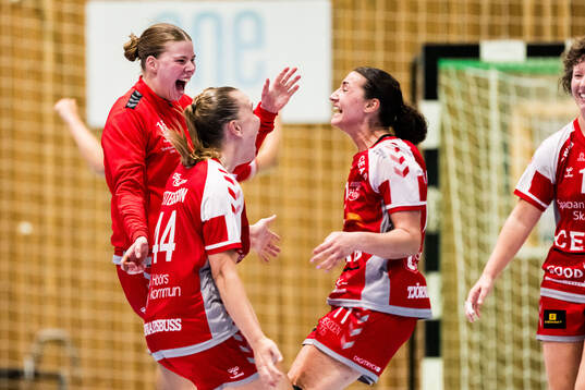 H65 Höörs Wilma Pettersson och Ofelia Shoai Hallberg