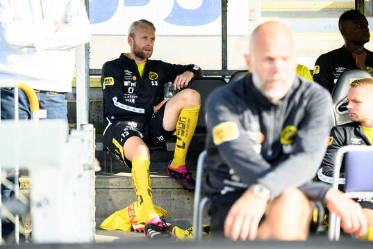 Elfsborgs Johan Larsson på bänken