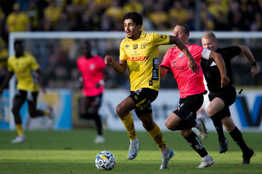 Elfsborgs Ahmed Qasem och Halmstads Joel Allansson