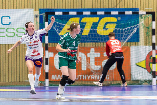 Skaras Melanie Felber jublar
