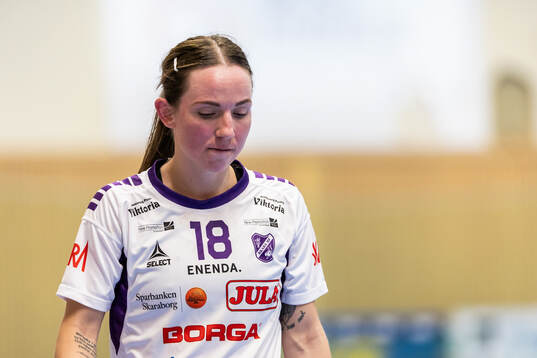 Skaras Melanie Felber deppar