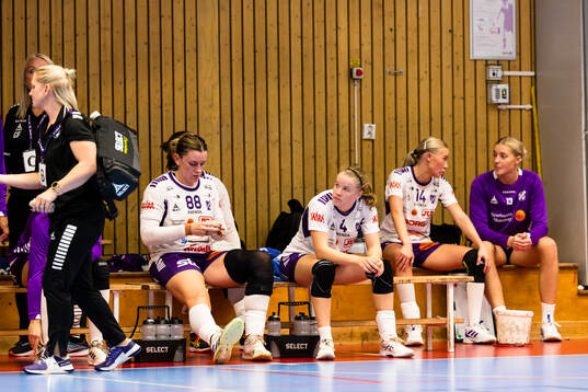 Skaras Sofia Berndtsson och Evi Jaspers deppar