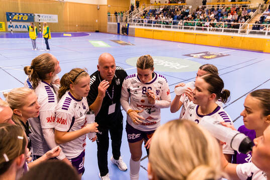 Skaras tränare Pether Krautmeyer ger direktiv