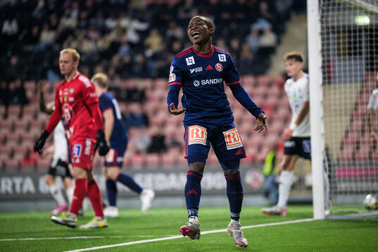 Sandvikens IFs John Thomas Kamara deppar