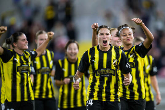 Tabby Tindell of Häcken celebrate the 1-0 goal with