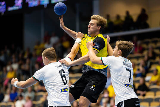 OV Helsingborgs Marcus Björkman och Elliot Eriksson mot
