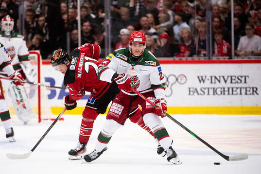 Örebros Patrik Puistola och MoDos Tobias Winberg