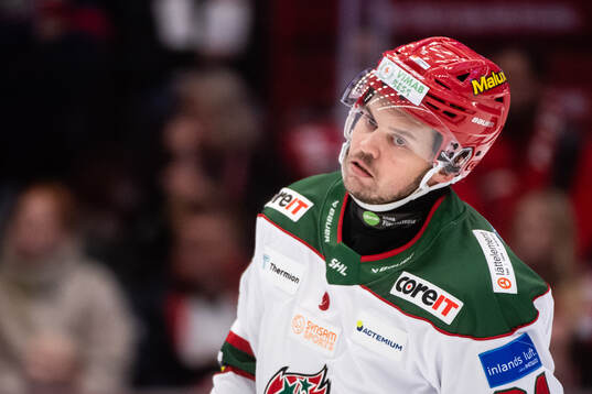 MoDos Måns Carlsson deppar