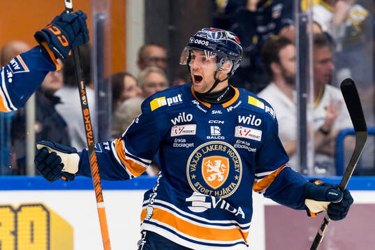 Växjös Zachary Giuttari jublar
