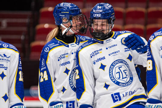 Leksands Wilma Tagesson  och Sofia Sohlin  jublar
