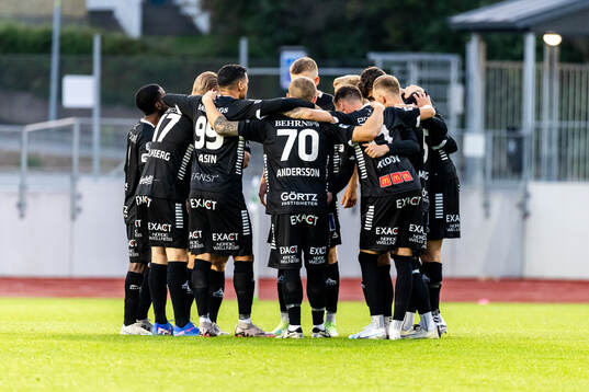 Örebros spelare laddar för match