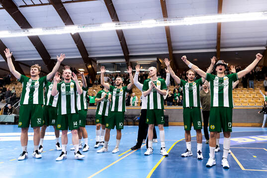 Hammarbys spelare jublar