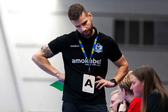 Amos tränare Brian Ankersen